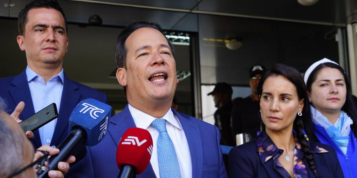 Elecciones Ecuador 2025 | Henry Cucalón formaliza queja contra el CNE por pasividad frente a campaña de Daniel Noboa