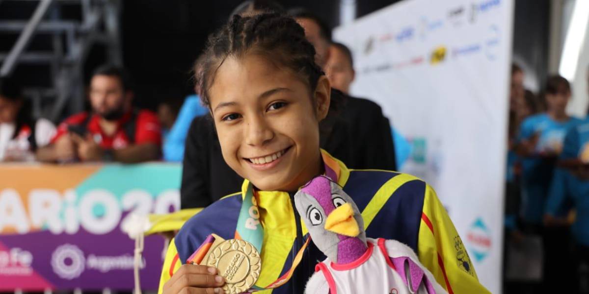 Vicky León gana la primera medalla de oro para Ecuador en lucha en Argentina