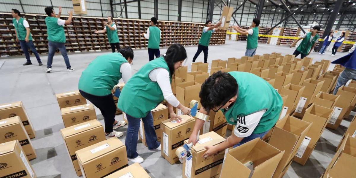 Referéndum y Consulta Popular 2025 | Más del 70 % de los paquetes electorales ya está listo