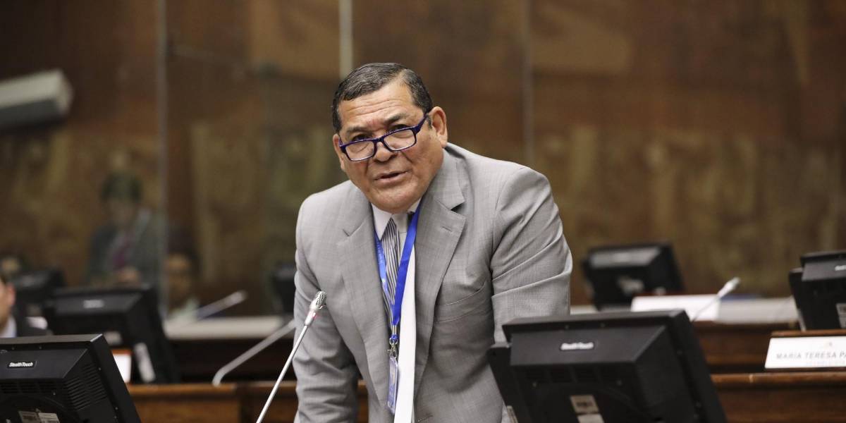 Jorge Chamba no será investigado en la Asamblea por la contratación de su expareja