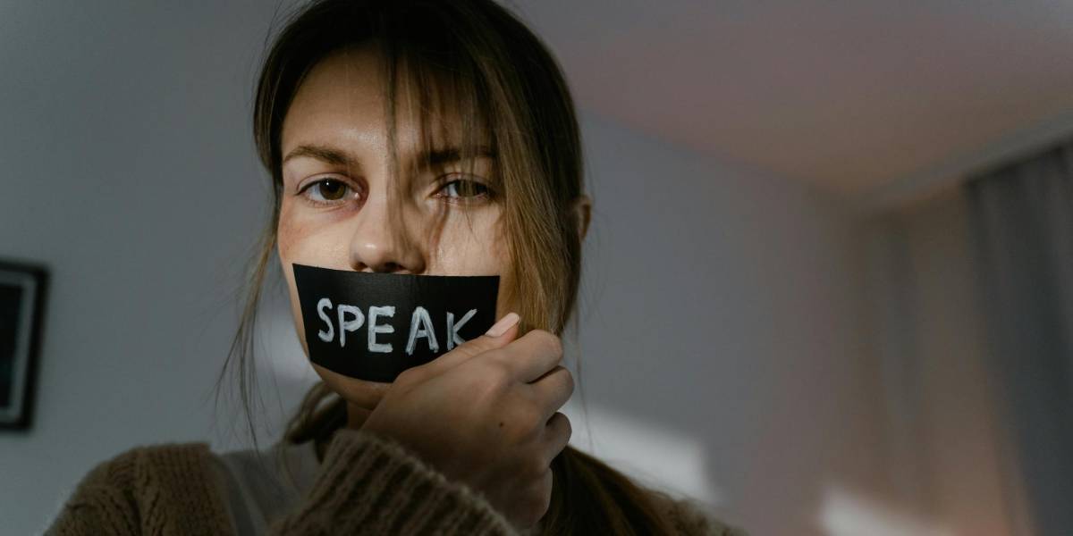 ¿Cómo denunciar a una persona por daño psicológico?