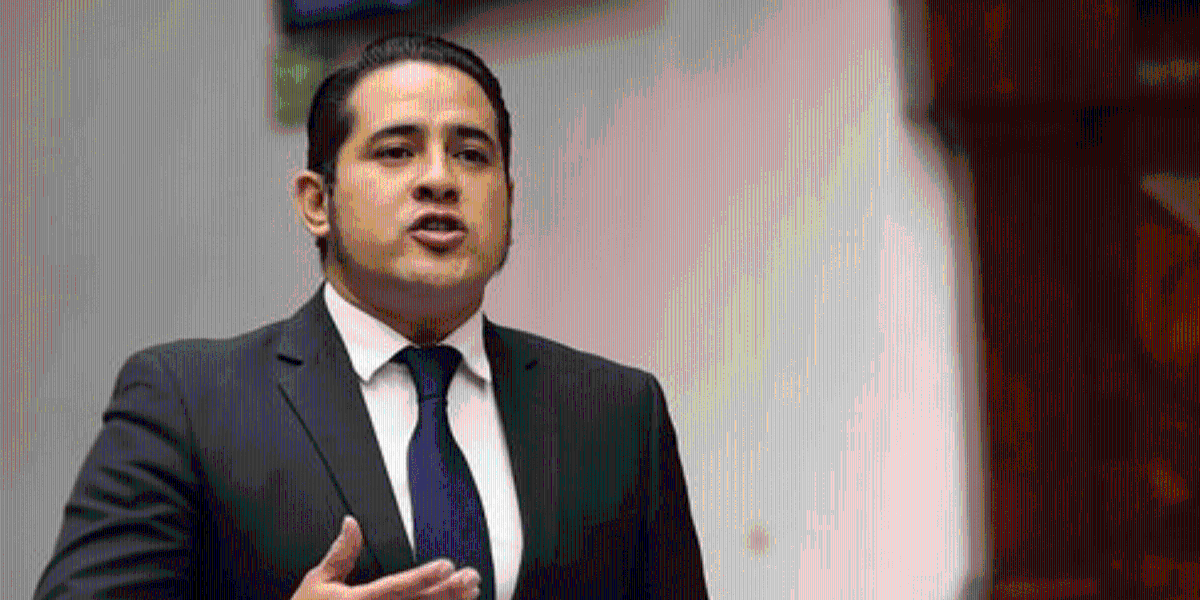 Ronny Aleaga se desafilia de la Revolución Ciudadana