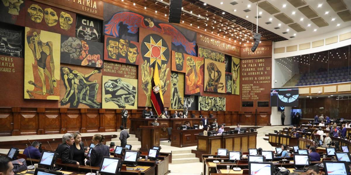 El juicio polícito contra el exministro de Energía, Fernando Santos Alvite, se tramita en la Asamblea Nacional