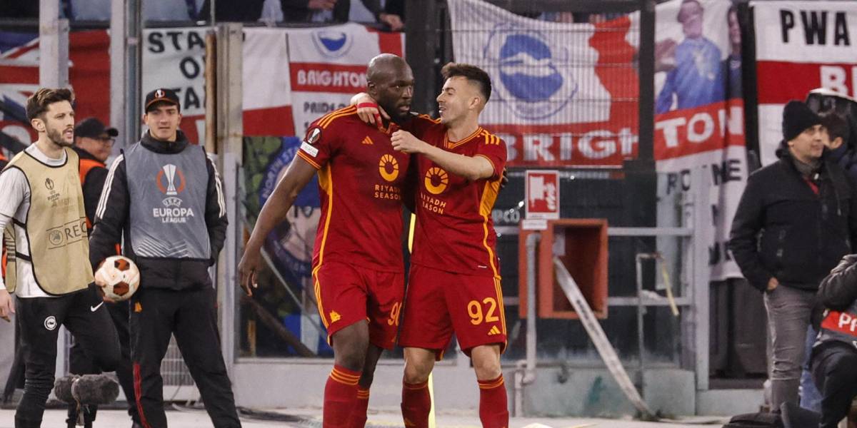 Europa League: Roma goleó 4-0 al Brighton, de Pervis Estupiñán, en la ida de octavos
