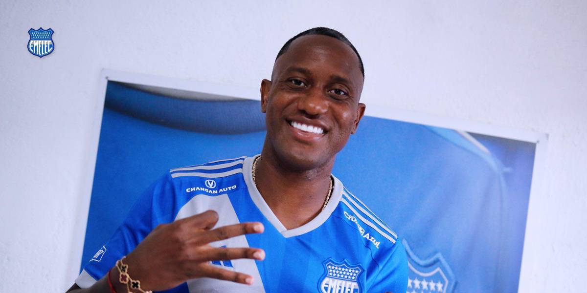 El delantero Jaime Ayoví renovó con Emelec hasta el final de la temporada 2024