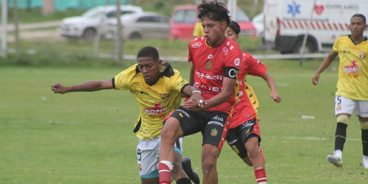 Batalla campal en torneo juvenil entre Deportivo Cuenca vs. Barcelona SC