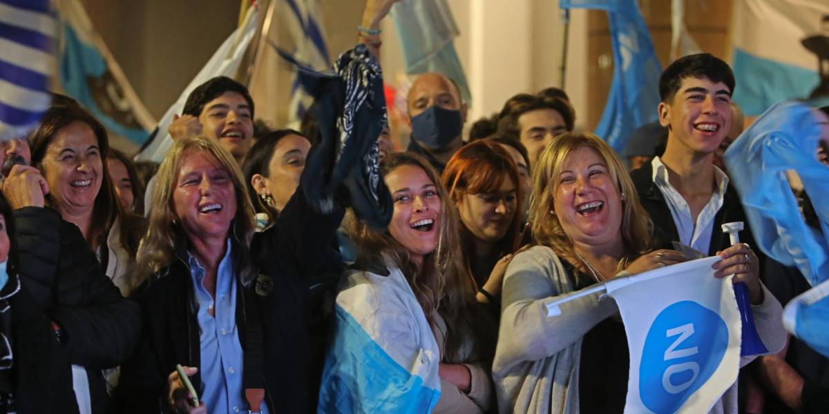 Luis Lacalle Pou ganó el referéndum y logró mantener sus reformas en Uruguay