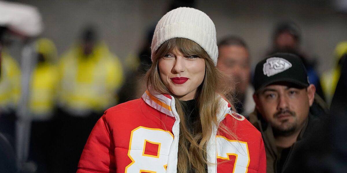 Taylor Swift aterrizó en Los Ángeles y sí llegará al Super Bowl 2024, tras su show en Tokio