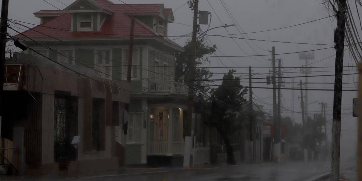 Más de 250.000 personas sin luz en Puerto Rico ante llegada de la tormenta Fiona, que está cerca de convertirse en huracán
