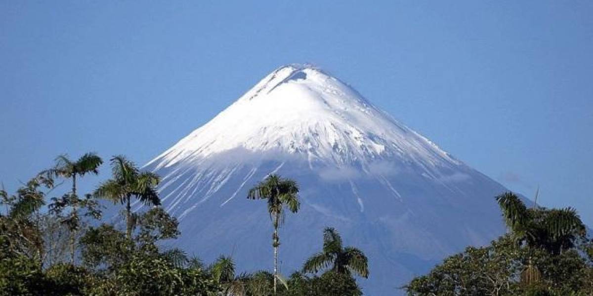 Volcán Sangay: leve caída de ceniza en parroquias de Chimborazo