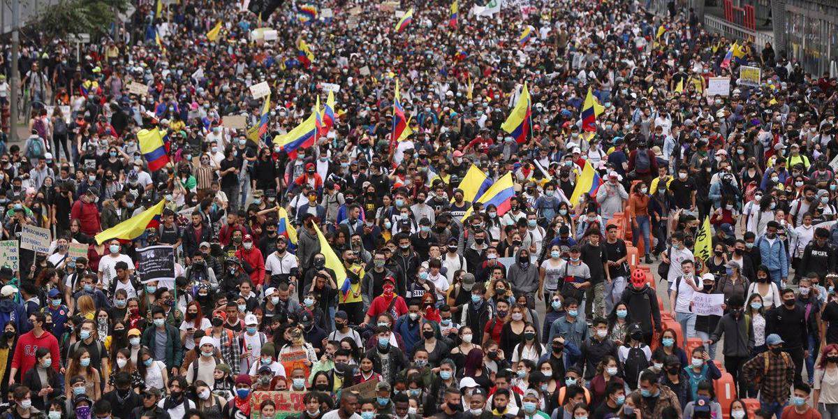 COLOMBIA: un mes de violentas protestas