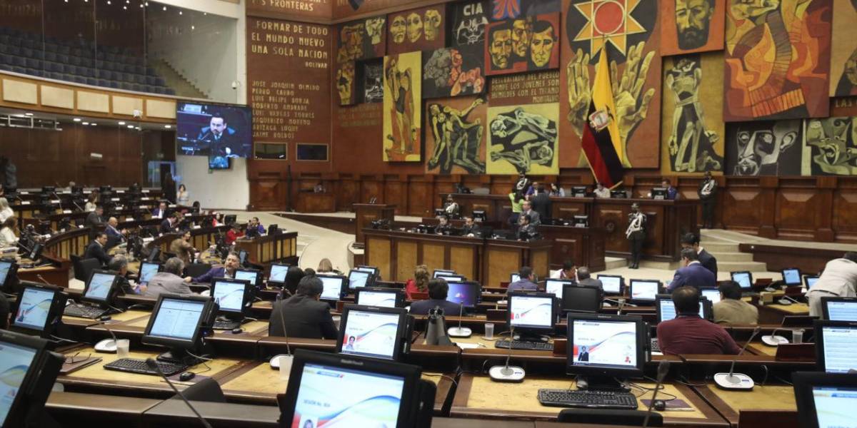 La Asamblea no pudo posesionar a nuevos vocales del Cpccs porque se ausentaron