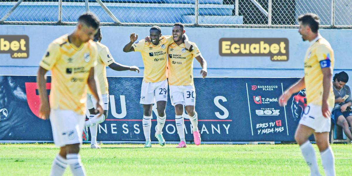 Universidad Católica, con goles de Ismael Díaz y José Fajardo, venció al Delfín en el Jocay de Manta