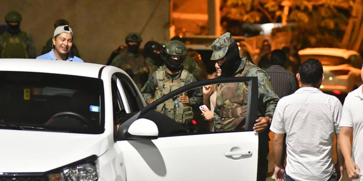 Pregunta A de la consulta popular: ¿Está de acuerdo con el apoyo de las FF.AA. a la Policía?