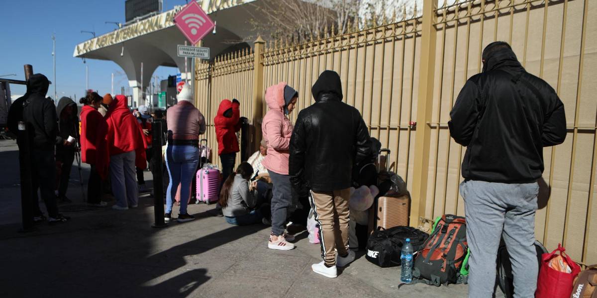 La decisión inaugural de Trump de cancelar las citas de asilo desata el llanto en la frontera México-EE. UU.