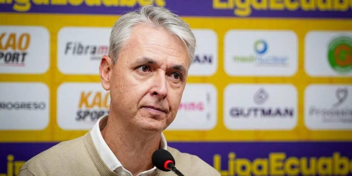 Tiago Nunes: No entrenamos para este partido. Definimos la alineación a partir del relato del cuerpo médico. Fue una semana difícil