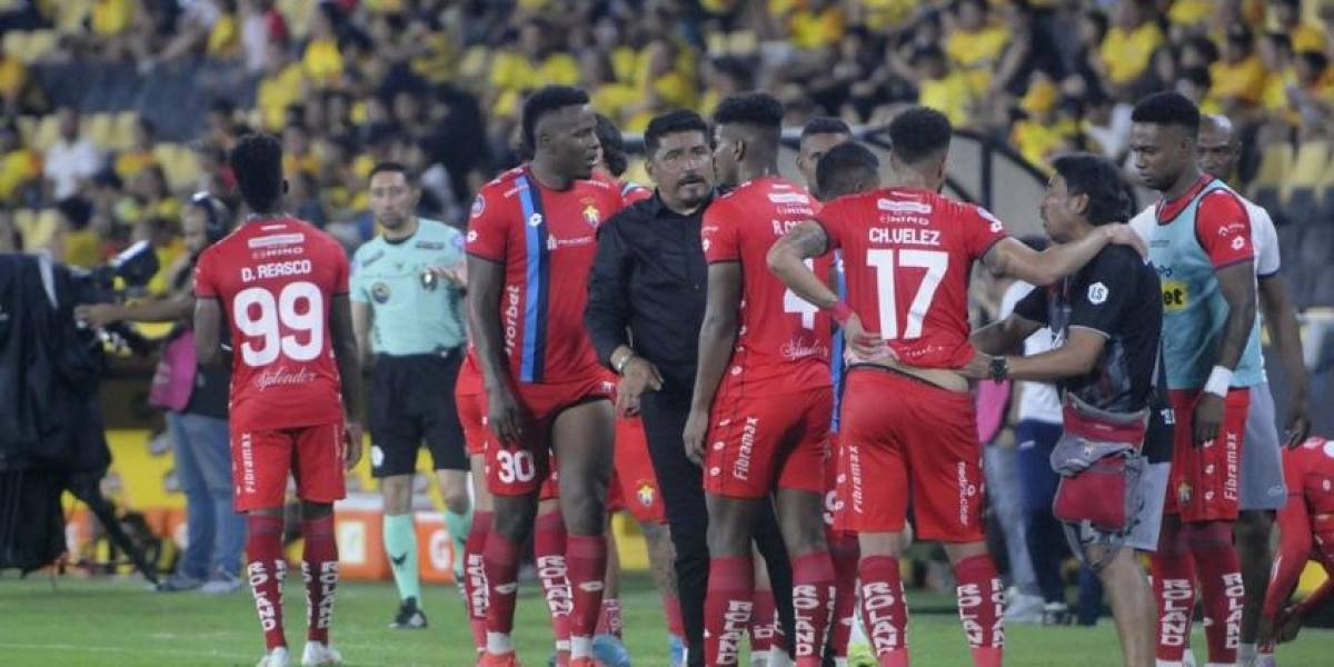 Jugadores de El Nacional piden que no se vaya Omar Asad
