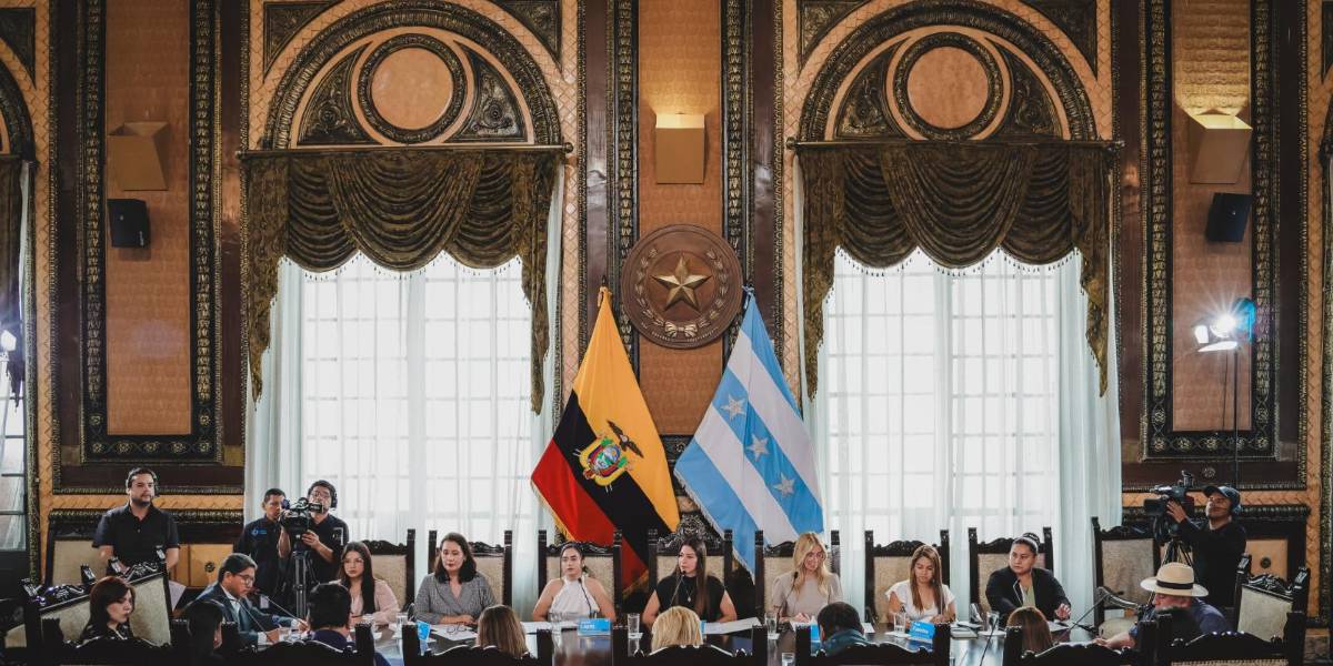 El Concejo de Guayaquil postulará manuscrito de José Joaquín de Olmedo a la Unesco