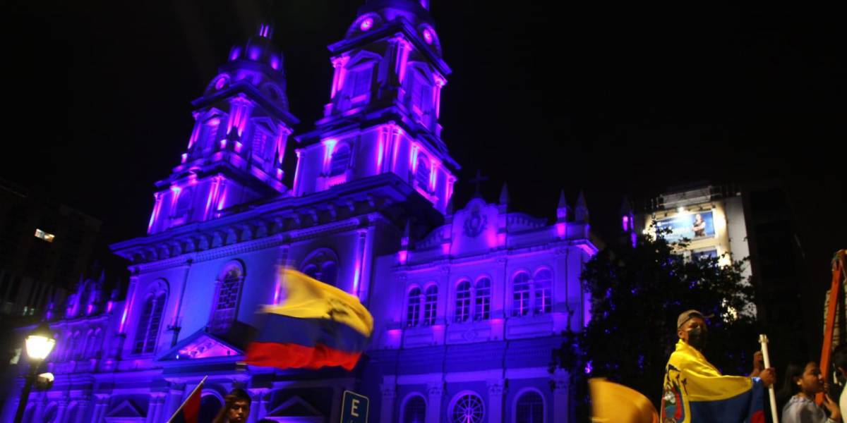 Manifestaciones a favor y en contra del paro en Guayaquil