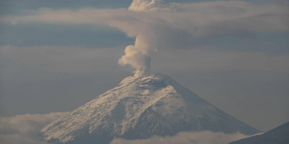 Volcán Cotopaxi: leve caída de ceniza en el sur de Quito