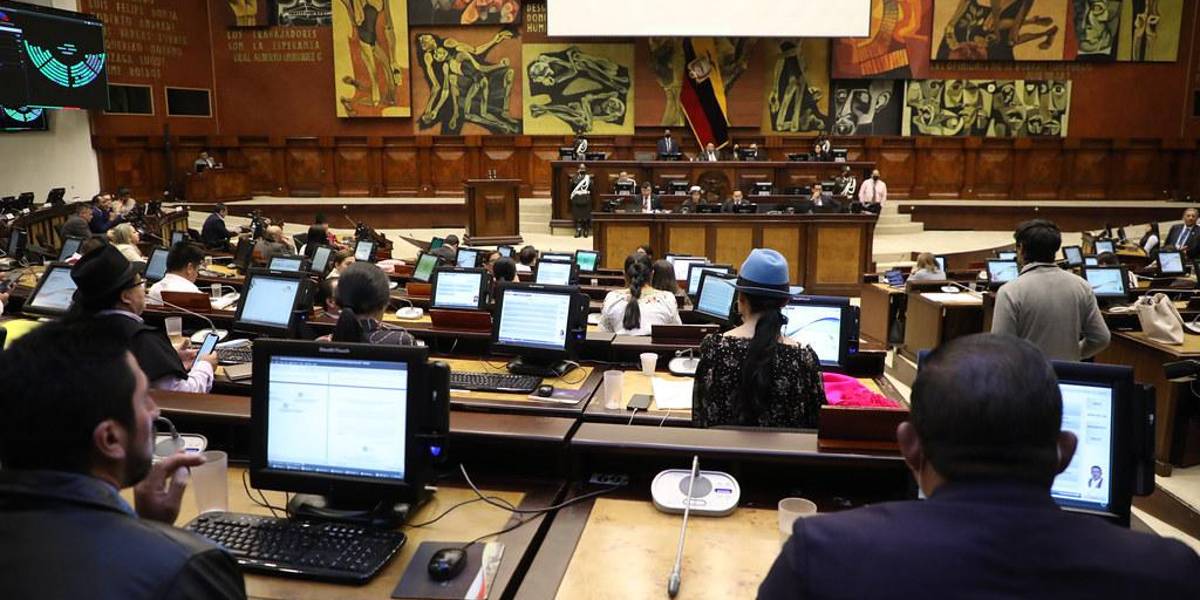 Medicinas: ministra de Salud tendrá que comparecer en la Asamblea Nacional