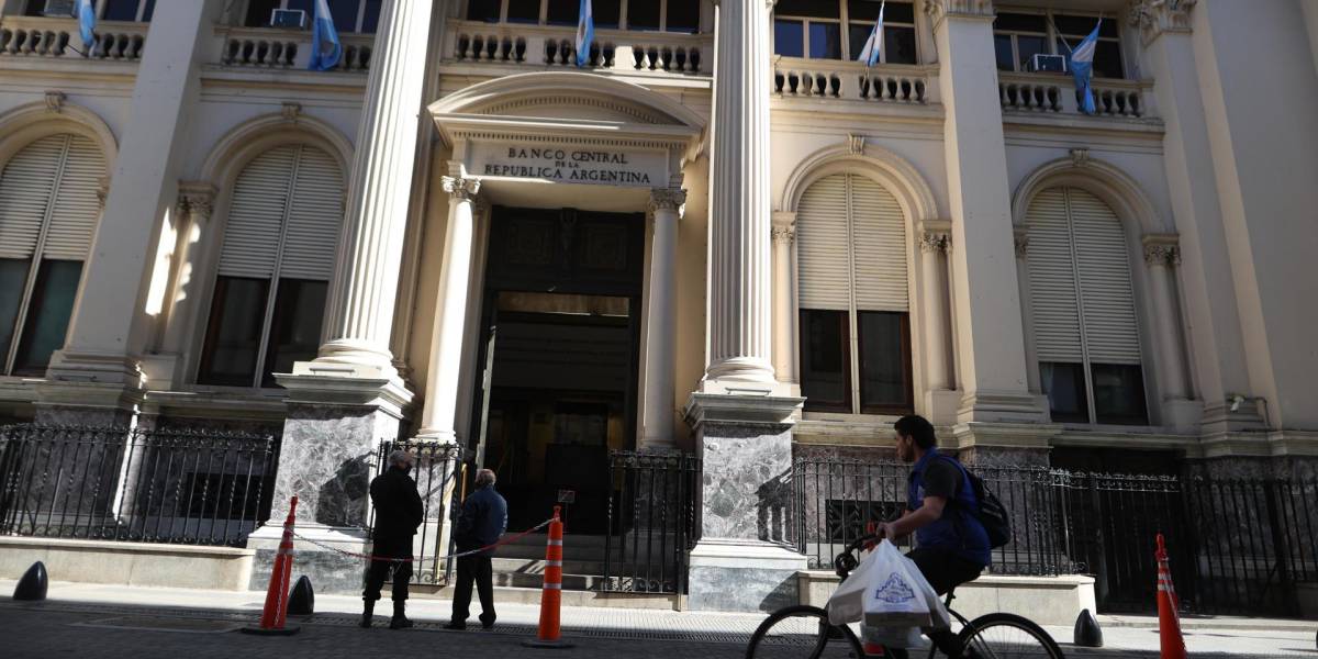 Justicia argentina suspende decreto de Milei que buscaba privatizar al Banco Nación