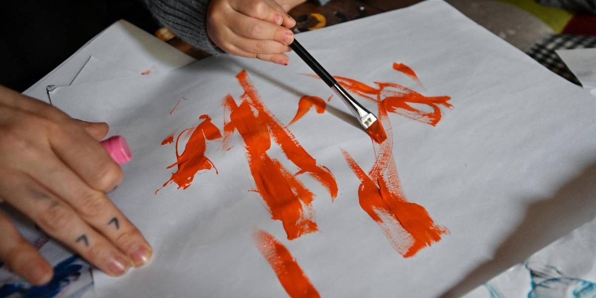 Pulgarcita, la bebé pintora que triunfa en Japón