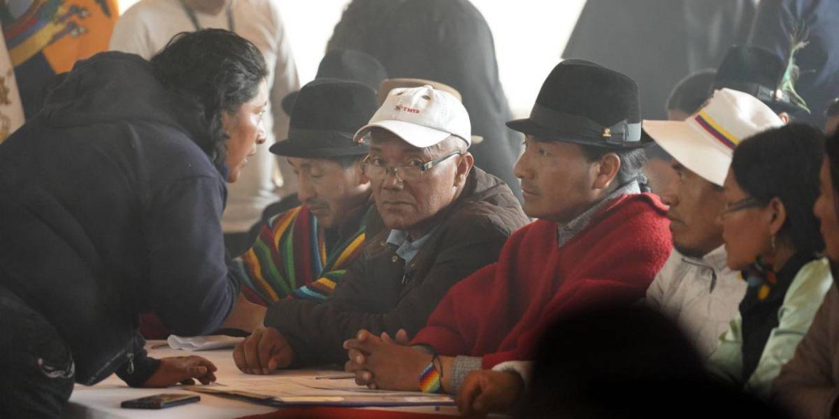 Quién es Gary Espinoza, el líder de la Fenocin que estuvo a punto de no firmar el acta del fin del paro