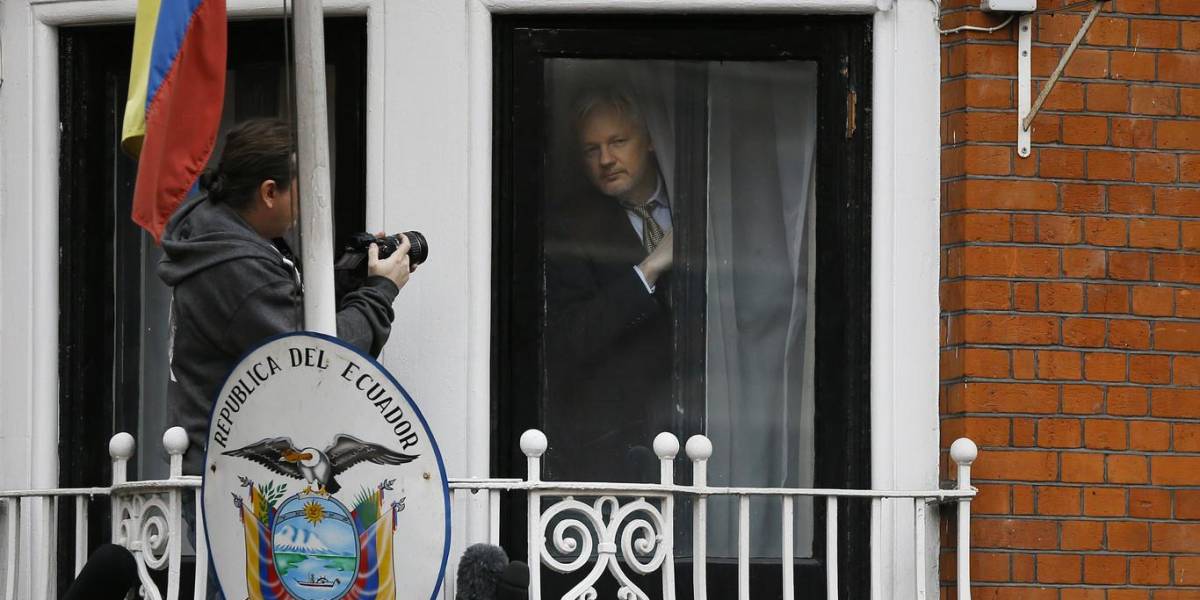 Assange demanda a la CIA por haber grabado sus charlas cuando estaba en la embajada de Ecuador en Londres