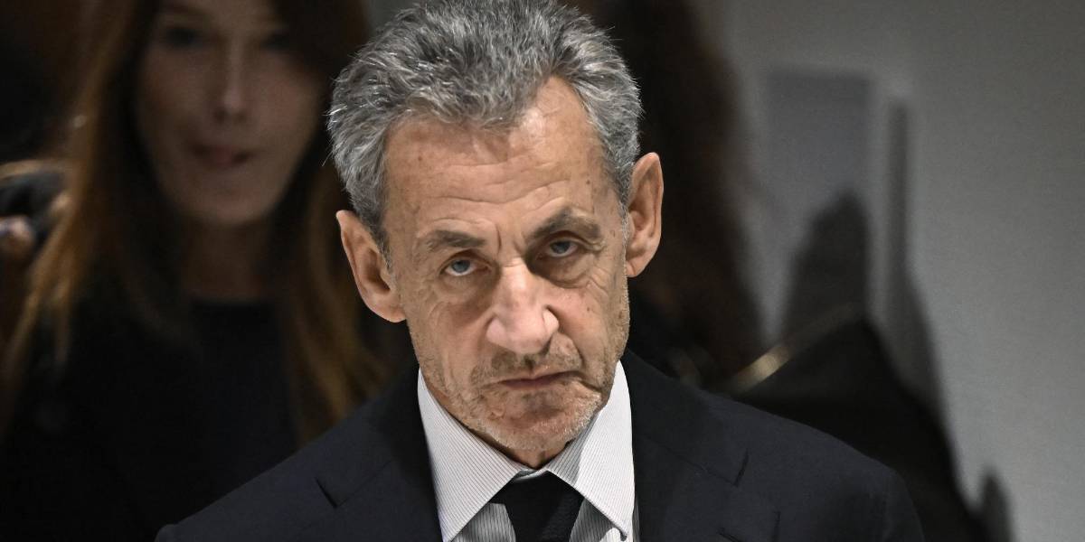El expresidente francés Sarkozy sale de prisión tras 20 días entre rejas