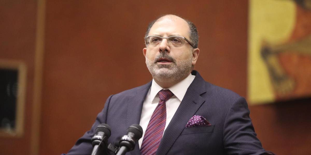 Henry Kronfle pone fecha para renunciar a la Presidencia de la Asamblea, si se ratifica su candidatura