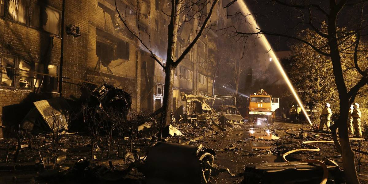 Avión de combate ruso se estrelló contra un edificio en Rusia