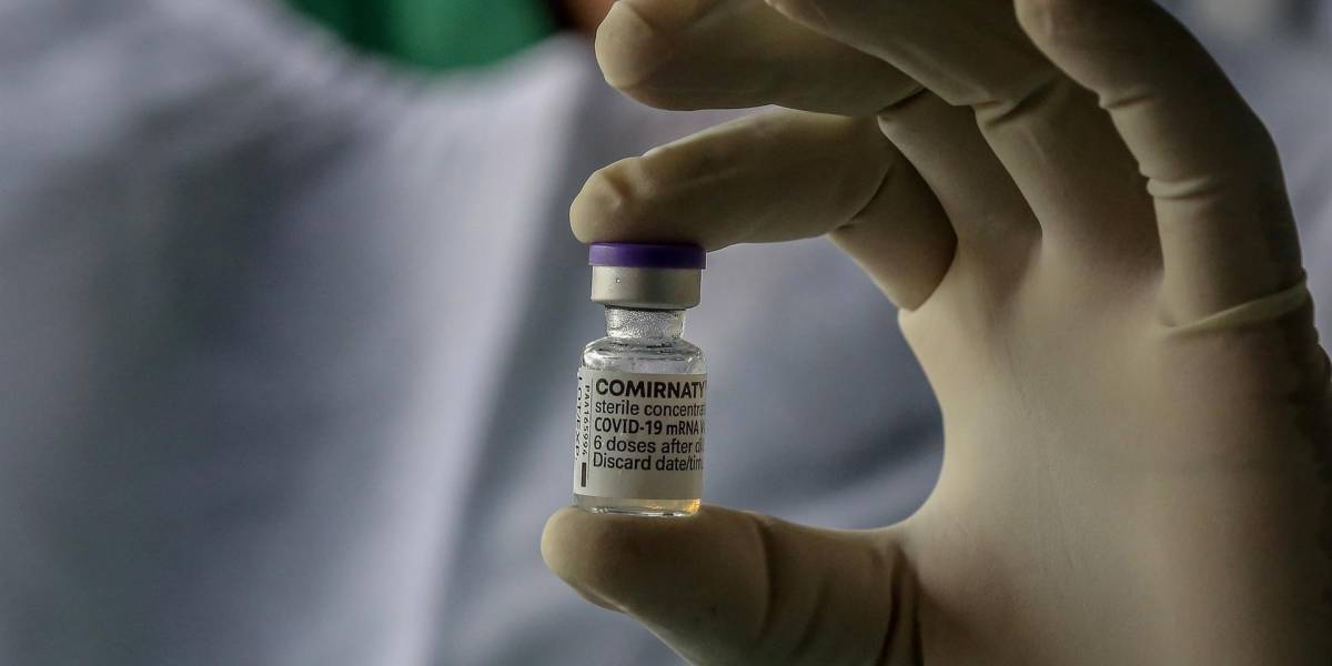 Pfizer insiste en que habría una tercera dosis de su vacuna