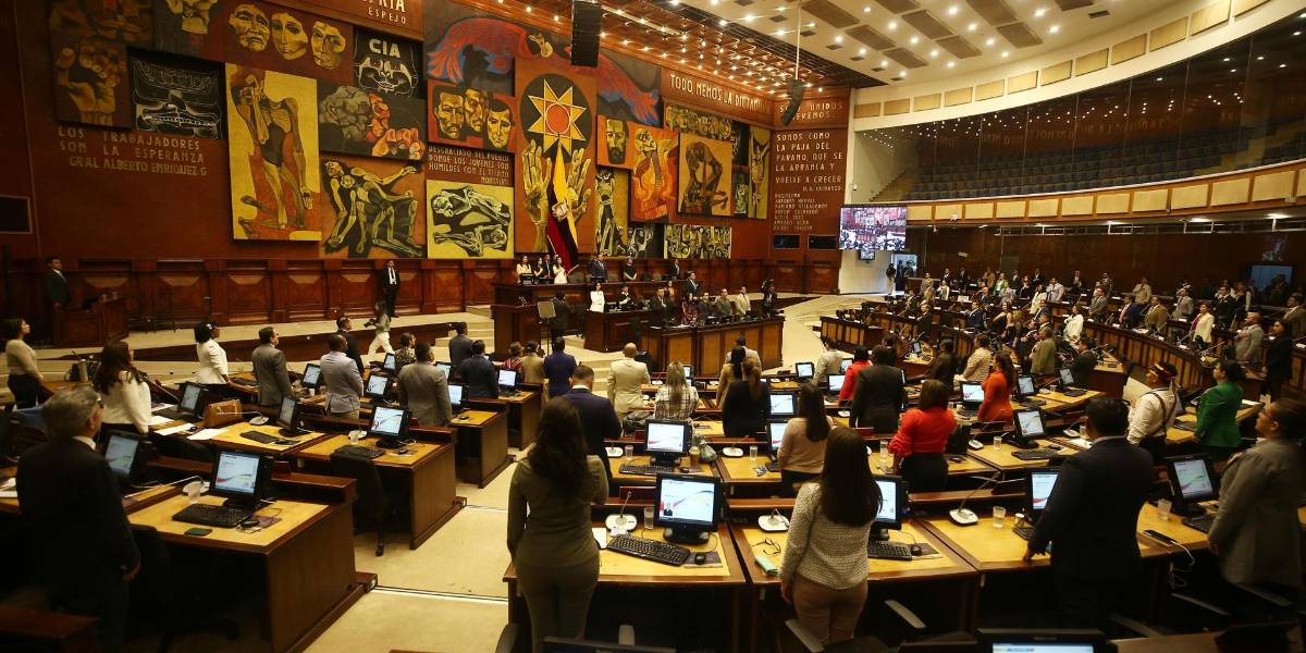 La ley de igualdad salarial para mujeres y hombres se remitirá al Registro Oficial