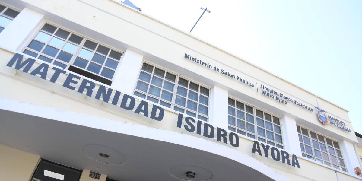 La Federación Médica Ecuatoriana denuncia despidos de médicos y enfermeras de la Maternidad Isidro Ayora, en Quito