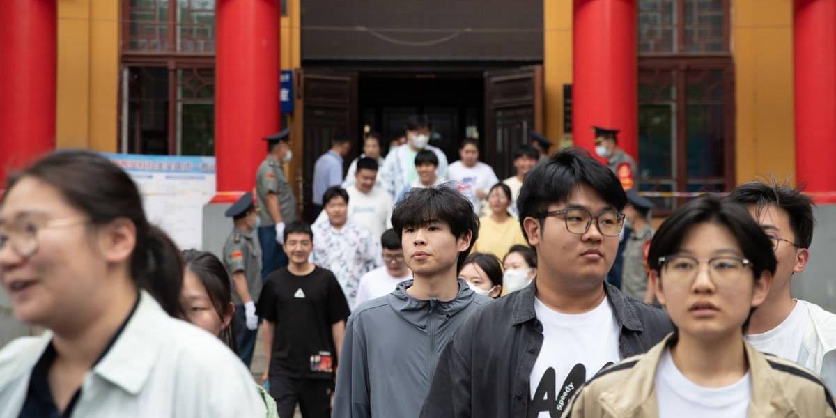 China: hasta siete años de cárcel por copiar en el examen de acceso a la universidad