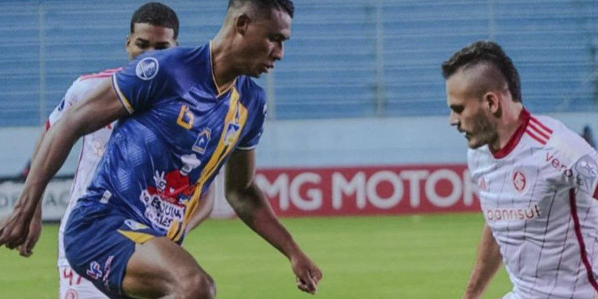 Suspenden el partido entre el Internacional y Delfín por inundaciones