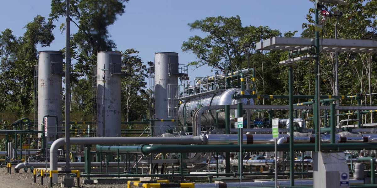 Ecuador busca 12.000 millones de dólares para duplicar producción petrolera