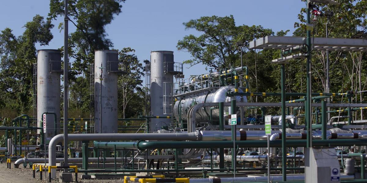 Ecuador busca 12.000 millones de dólares para duplicar producción petrolera