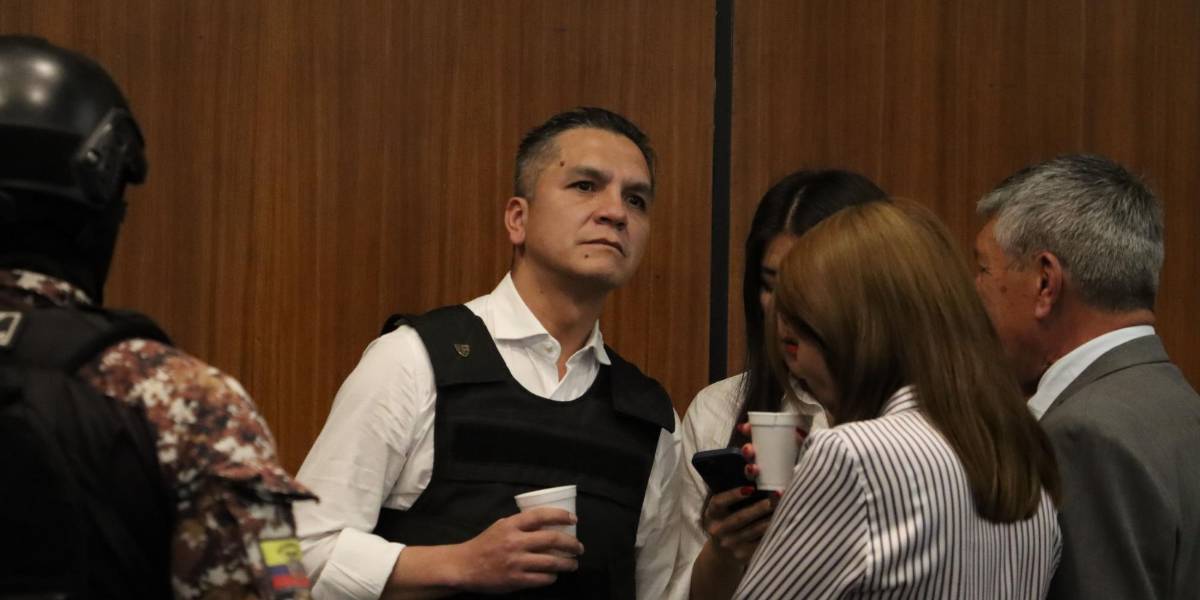 Wilman Terán viaja a Quito para comparecer de manera presencial en el juicio político