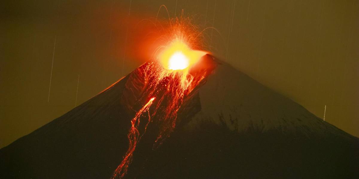 El volcán Sangay registra explosiones sentidas desde Macas hasta Guayaquil