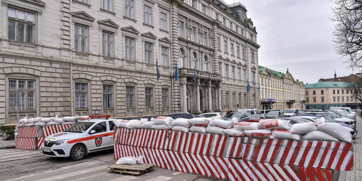 Defensa antiaérea ucraniana interceptó misil ruso junto a estación de Kiev