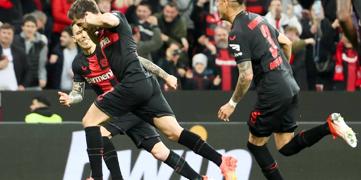 Bayer Leverkusen, de Piero Hincapié, puede consagrarse campeón de la Bundesliga esta jornada