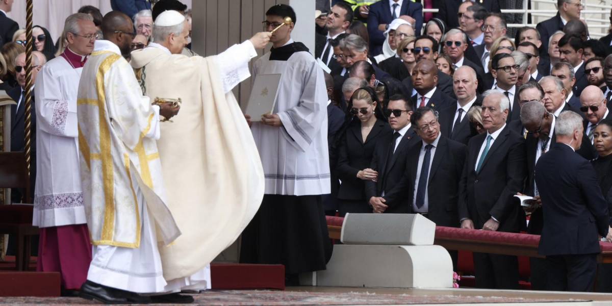 Daniel Noboa asistió a la misa de inicio del pontificado de León XIV