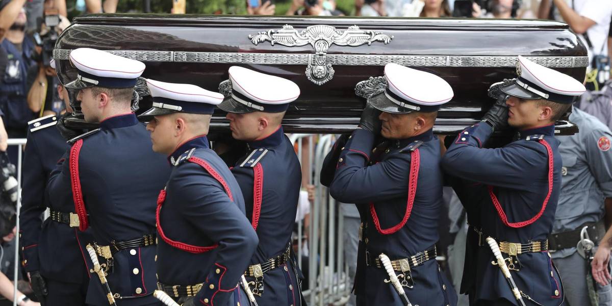 Pelé fue enterrado en una ceremonia reservada para familiares y amigos