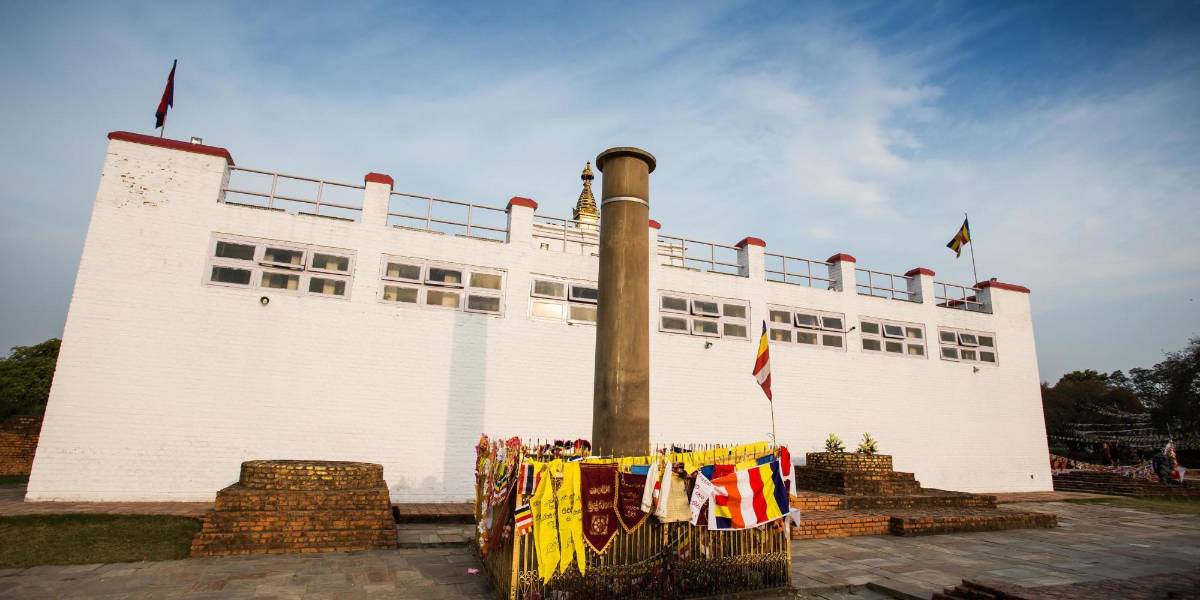 Uno no puede estar en el templo más de unos minutos, la alarmante decadencia de Lumbini, el lugar donde nació Buda hace 2 600 años