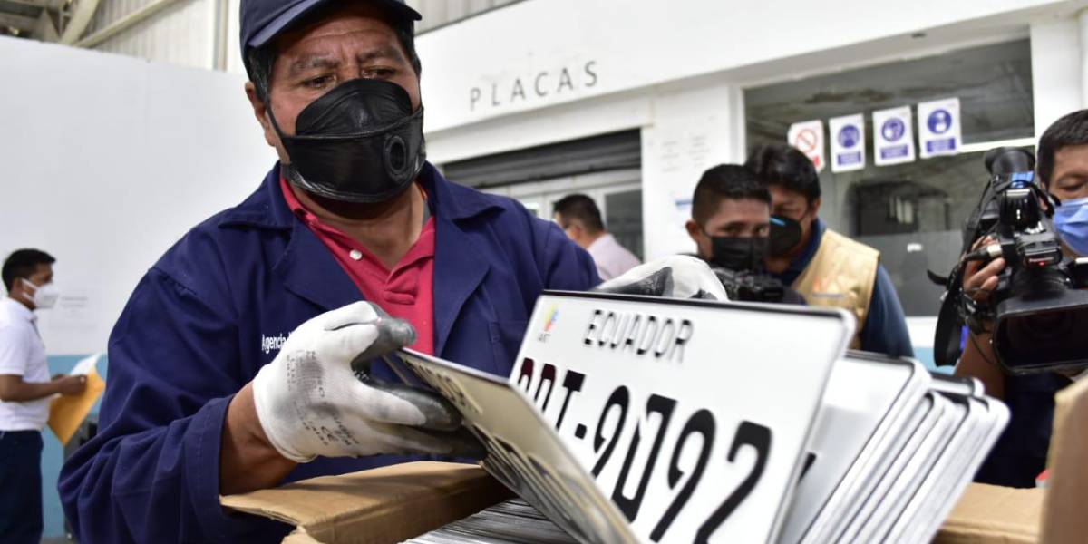 ANT ha entregado 18 181 placas vehiculares en Quito