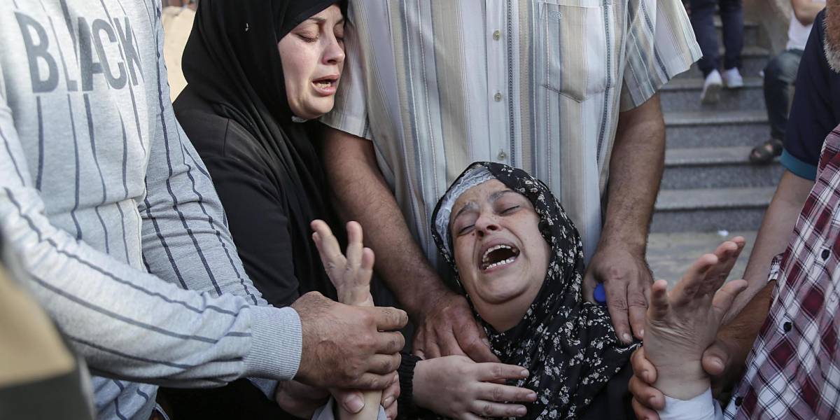 Un bombardeo en un hospital de Gaza deja al menos 200 muertos; Hamás culpa a Israel