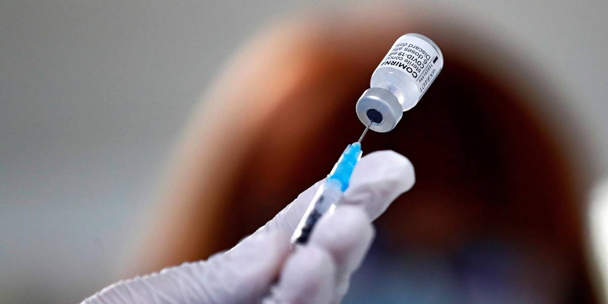 La vacuna de Pfizer es muy eficaz contra hospitalizaciones durante seis meses