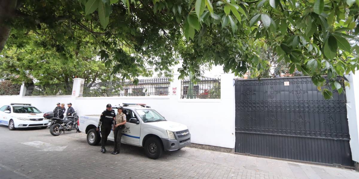 Una asociación de exdiplomáticos insta a la Embajada de México a entregar a Jorge Glas
